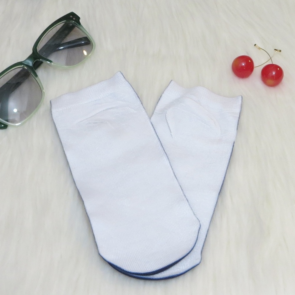Brand New! Unicorn Cutting Cloud Socks - Picture 2 of 2
